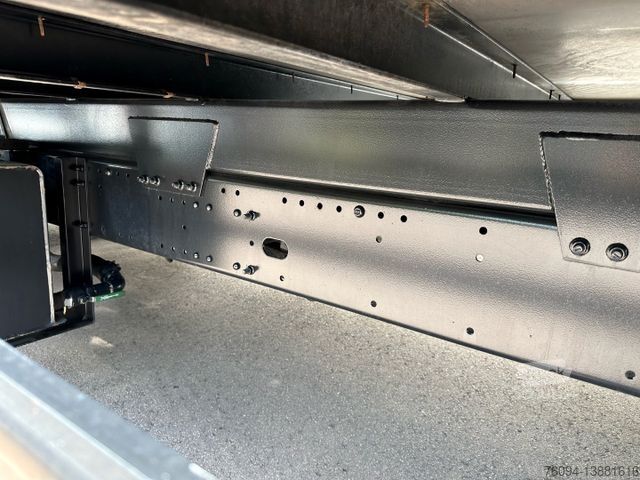 Tovornjak s ploščadjo MAN TGM 15.250 Koffer KRAN 14m FUNK EDSCHA