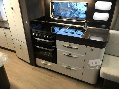 Τροχόσπιτο Hobby Prestige 560 WFU Mod.2026 2000kg Backofen