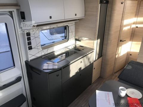 Τροχόσπιτο Fendt Apero Activ 560 SKM Mod.2026 2000kg Dekopaket