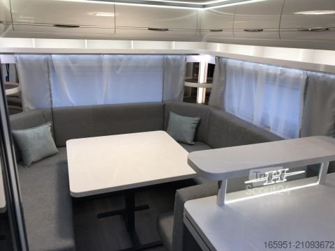 Τροχόσπιτο Hobby Excellent 560 CFe 2000kg Alufelgen Schwarz