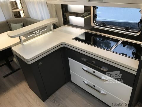 Τροχόσπιτο Hobby Excellent 560 CFe 2000kg Alufelgen Schwarz