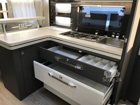 Τροχόσπιτο Hobby Excellent 560 CFe 2000kg Alufelgen Schwarz