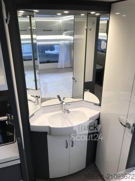 Τροχόσπιτο Hobby Excellent 560 CFe 2000kg Alufelgen Schwarz