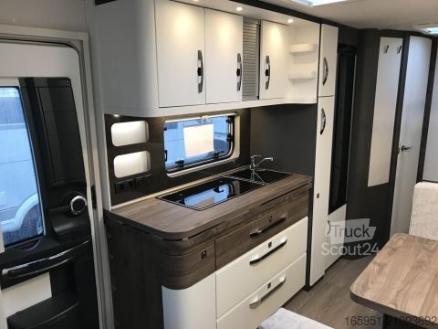 Τροχόσπιτο Hobby Excellent Edition 545 KMF 2000kg Garage Mod.26