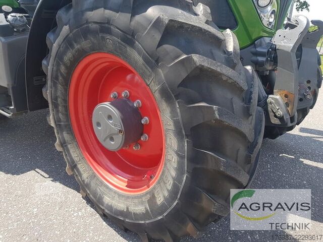 Tractor Fendt 718 VARIO S4