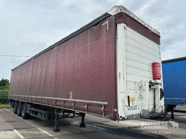 Öppen semitrailer med kapell Schmitz Cargobull Semitrailer Curtainsider Standard Hayon