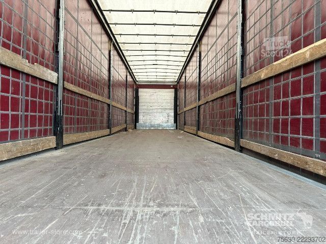 Öppen semitrailer med kapell Schmitz Cargobull Semitrailer Curtainsider Standard Hayon