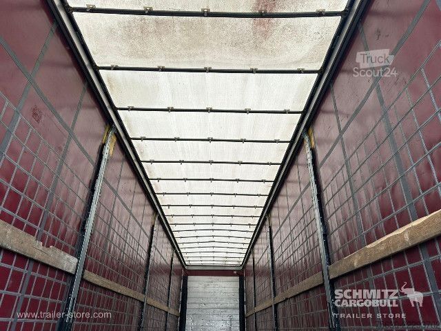 Öppen semitrailer med kapell Schmitz Cargobull Semitrailer Curtainsider Standard Hayon