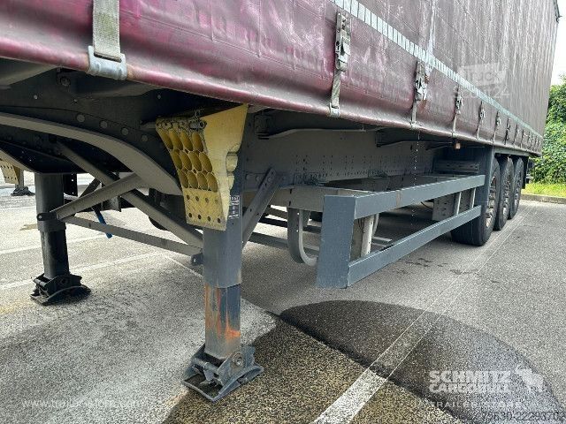 Öppen semitrailer med kapell Schmitz Cargobull Semitrailer Curtainsider Standard Hayon
