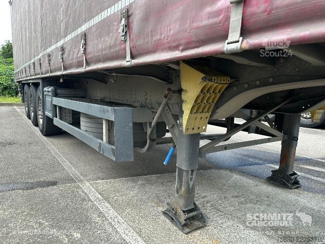 Öppen semitrailer med kapell Schmitz Cargobull Semitrailer Curtainsider Standard Hayon
