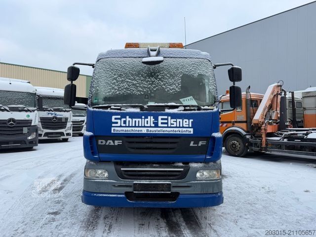 Biltransport lastbil DAF LF 55  Hiab 099 DUO  Baumaschinen