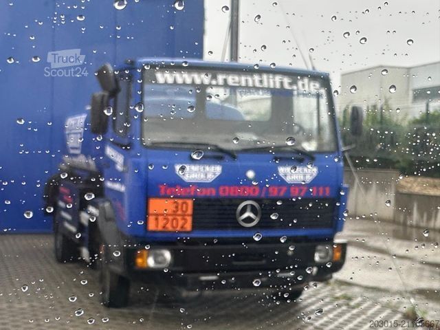 LKW mit Tankaufbau MERCEDES-BENZ 809  D