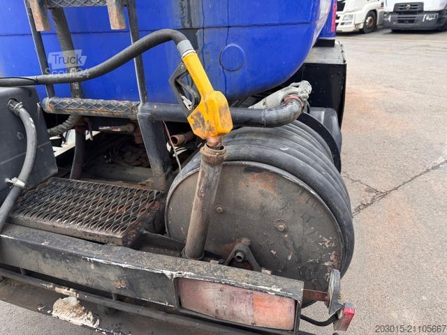 LKW mit Tankaufbau MERCEDES-BENZ 809  D