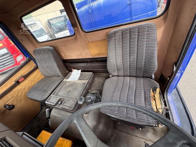 LKW mit Tankaufbau MERCEDES-BENZ 809  D