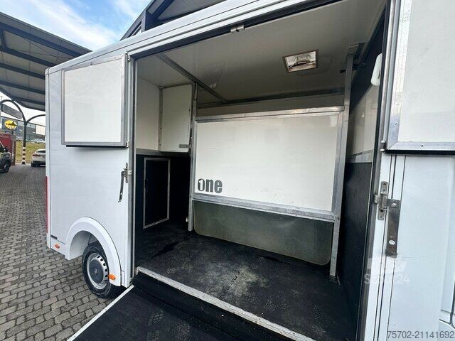 Viehtransporter Renault Master 1-2 Pferde Bloomfields