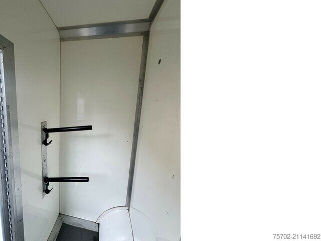 Viehtransporter Renault Master 1-2 Pferde Bloomfields