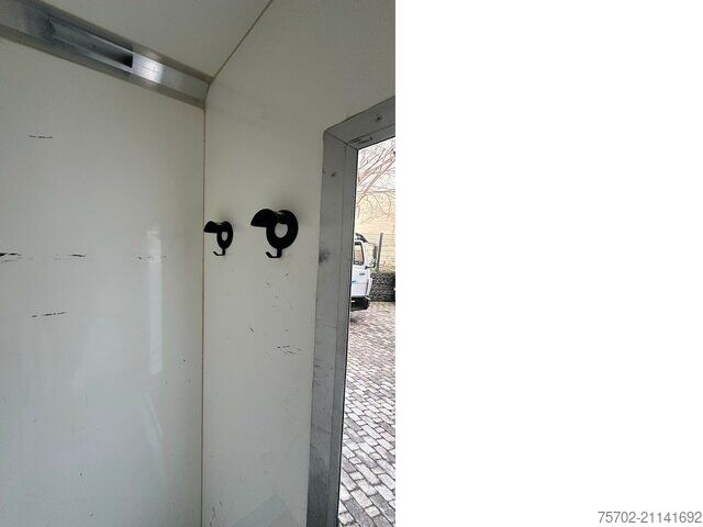 Viehtransporter Renault Master 1-2 Pferde Bloomfields