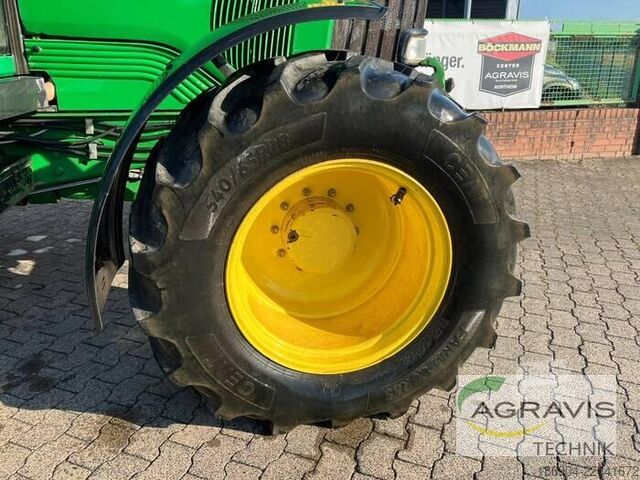 Traktorius John Deere 6920