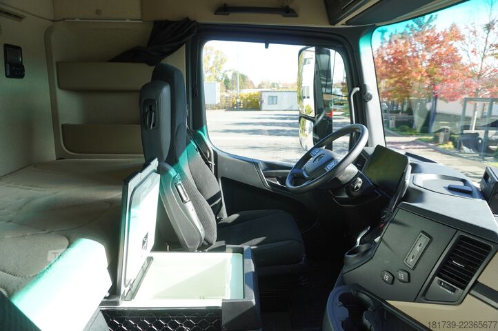 Hűtős Mercedes-Benz Actros 2548 MP5 6×2 / Schmitz 19 EPAL