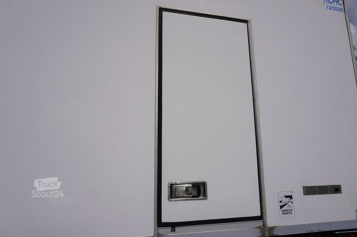 Camion frigorific DAF LF 220 / Refrigerator 16 EPAL Multitemp
