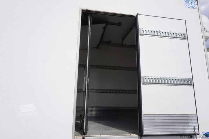 Camion frigorific DAF LF 220 / Refrigerator 16 EPAL Multitemp