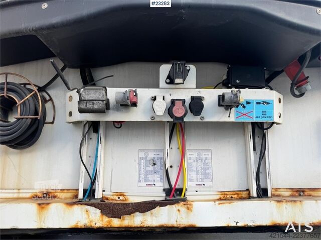  Schmitz box semi-trailer with refrigeration/freezer unit –
