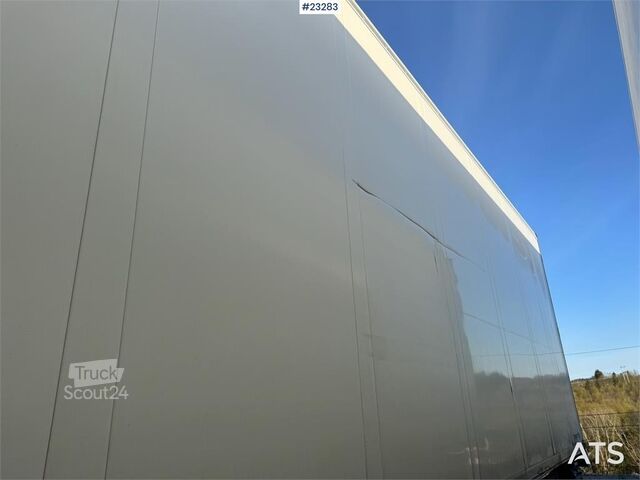  Schmitz box semi-trailer with refrigeration/freezer unit –
