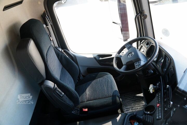 Tentinė platforma sunkvežimis MERCEDES-BENZ ANTOS 1830 / FIRANKA - 6,5 M / 4x2 / SOLÓWKA / W