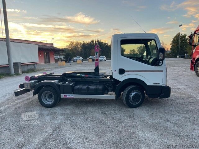 Camion scarrabile NISSAN NISSAN NT400 SCARRABILE PATENTE B
