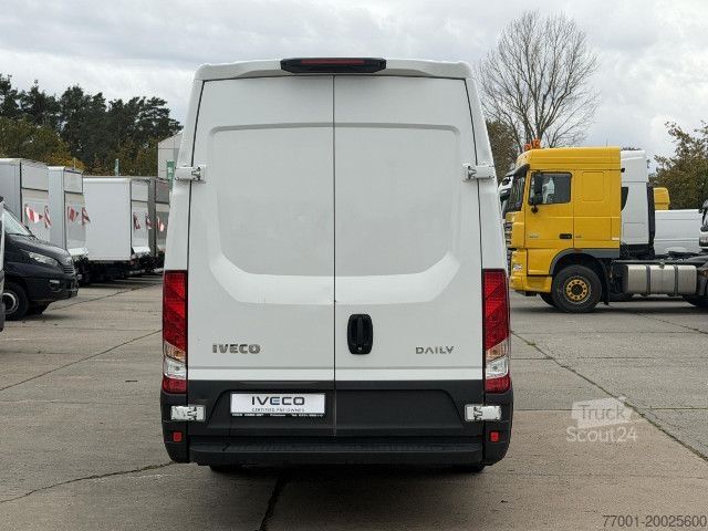 Hög tak skåpbil IVECO 35S16A8 V / HI-MATIC / PDC / Radio / Klima / 270°