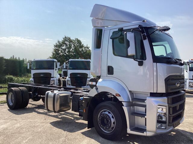 Ciężarówka z zabudową na zamówienie Ford Ford 4x2 Road 1833 Daycab