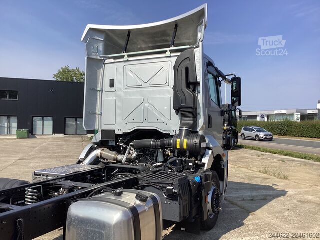 Ciężarówka z zabudową na zamówienie Ford Ford 4x2 Road 1833 Daycab