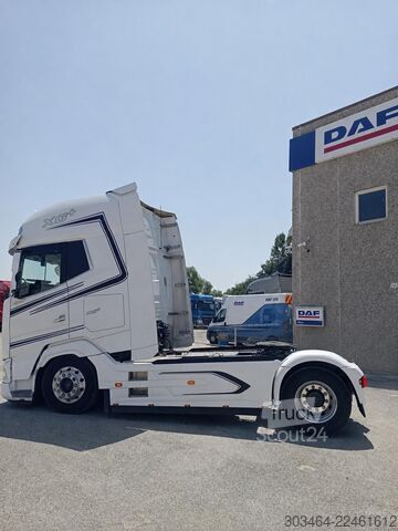 τυπική μονάδα τράκτορα DAF XG+ 530 euro 6e FULL PNEUM. & Full Opt.