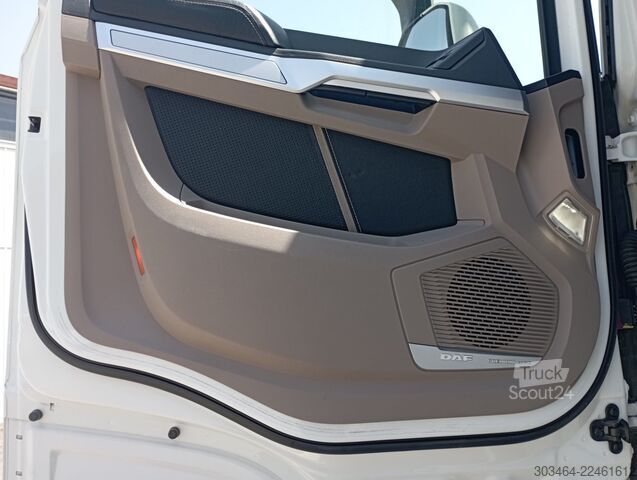 τυπική μονάδα τράκτορα DAF XG+ 530 euro 6e FULL PNEUM. & Full Opt.