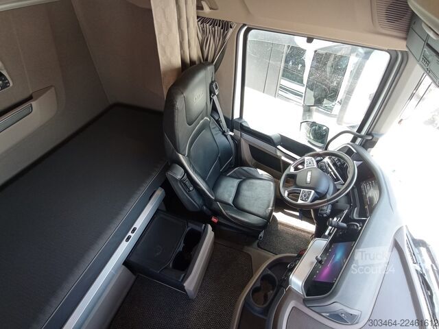 τυπική μονάδα τράκτορα DAF XG+ 530 euro 6e FULL PNEUM. & Full Opt.