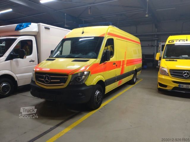 Brandweerwagen MERCEDES-BENZ Sprinter ITW RTW 519  2x on Stock