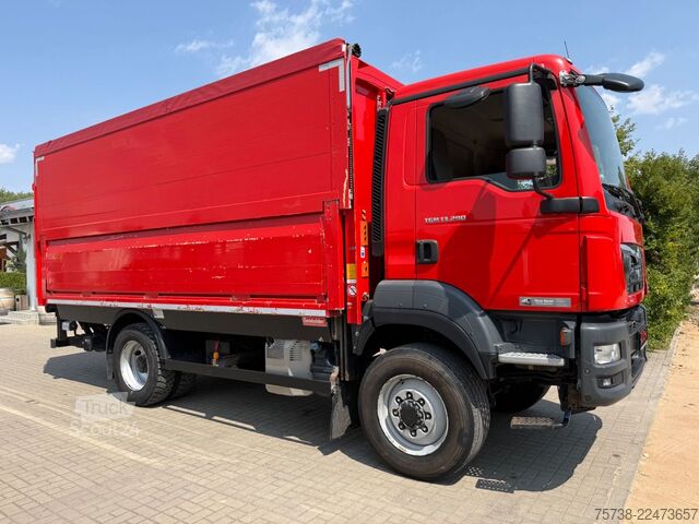 Dzērienu kravas automašīna MAN TGM 13.290 4x4 Getränke/Seitenlader+LBW/Navi
