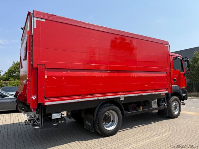 Dzērienu kravas automašīna MAN TGM 13.290 4x4 Getränke/Seitenlader+LBW/Navi