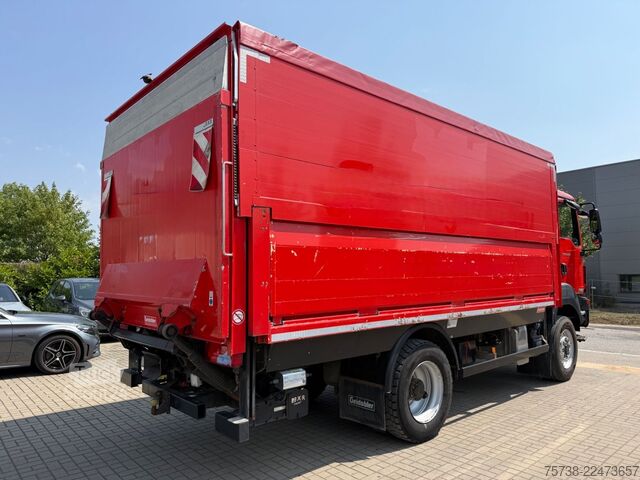 Dzērienu kravas automašīna MAN TGM 13.290 4x4 Getränke/Seitenlader+LBW/Navi