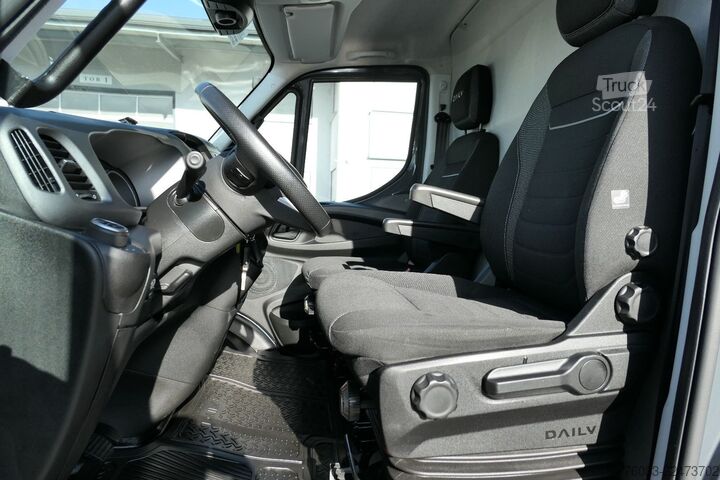 Hög tak skåpbil IVECO Daily 35-210 Maxi Vollausstattung Full Options