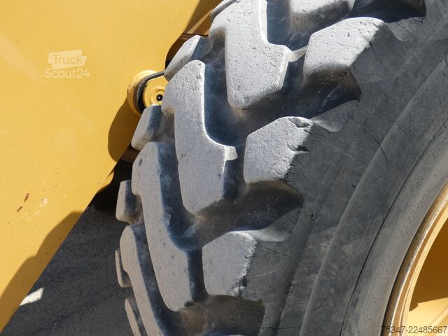 Riteņu iekrāvējs Caterpillar 950 GC