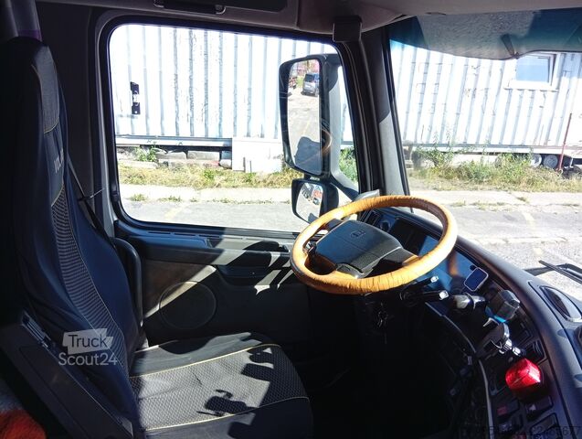 Standarta vilcējs Volvo FM 12