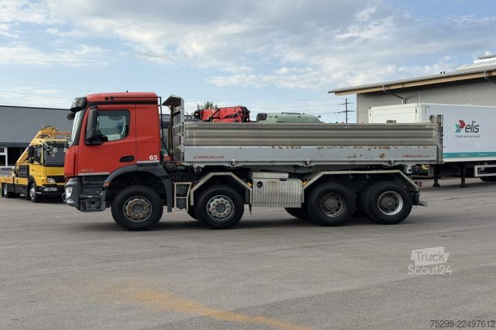 شاحنة قلابة ثلاثية الجوانب Mercedes-Benz Arocs 3243 8x4 Schwarzmüller / Swiss-Vehicle
