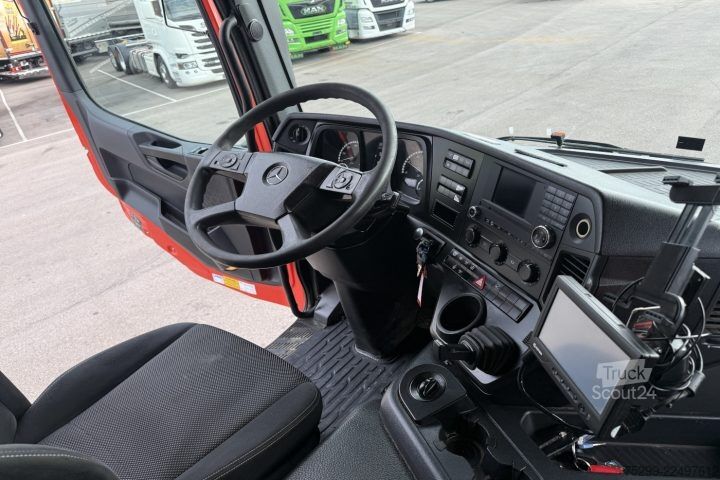 شاحنة قلابة ثلاثية الجوانب Mercedes-Benz Arocs 3243 8x4 Schwarzmüller / Swiss-Vehicle
