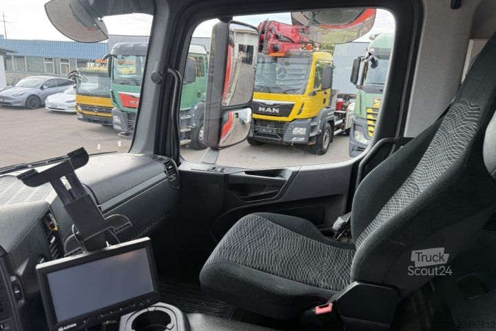 شاحنة قلابة ثلاثية الجوانب Mercedes-Benz Arocs 3243 8x4 Schwarzmüller / Swiss-Vehicle