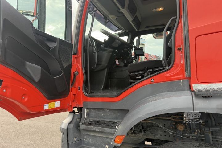 شاحنة قلابة ثلاثية الجوانب Mercedes-Benz Arocs 3243 8x4 Schwarzmüller / Swiss-Vehicle