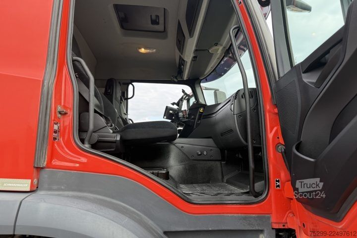 شاحنة قلابة ثلاثية الجوانب Mercedes-Benz Arocs 3243 8x4 Schwarzmüller / Swiss-Vehicle