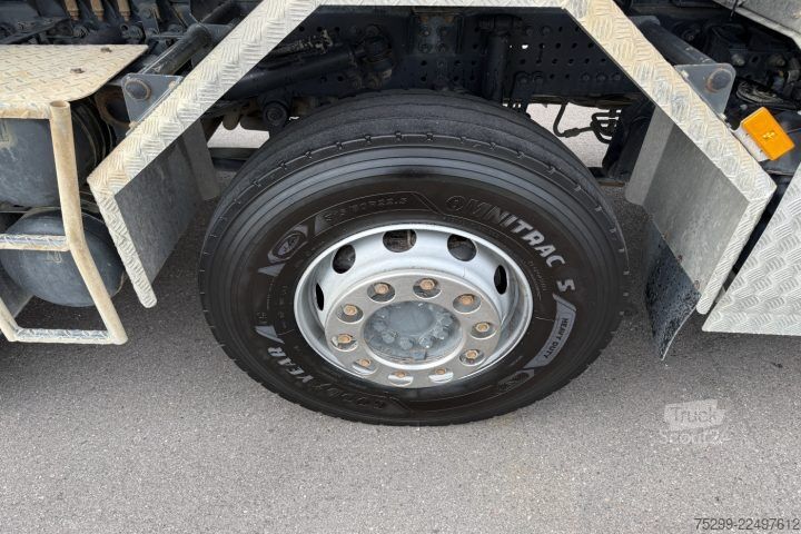 شاحنة قلابة ثلاثية الجوانب Mercedes-Benz Arocs 3243 8x4 Schwarzmüller / Swiss-Vehicle