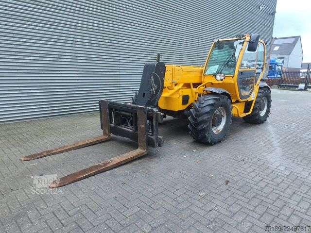 Teleskopický nakladač Manitou MHT 860 L