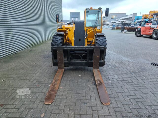 Teleskopický nakladač Manitou MHT 860 L
